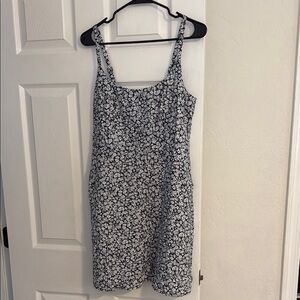 Old Navy navy and  White Sleeveless Sheath Dress